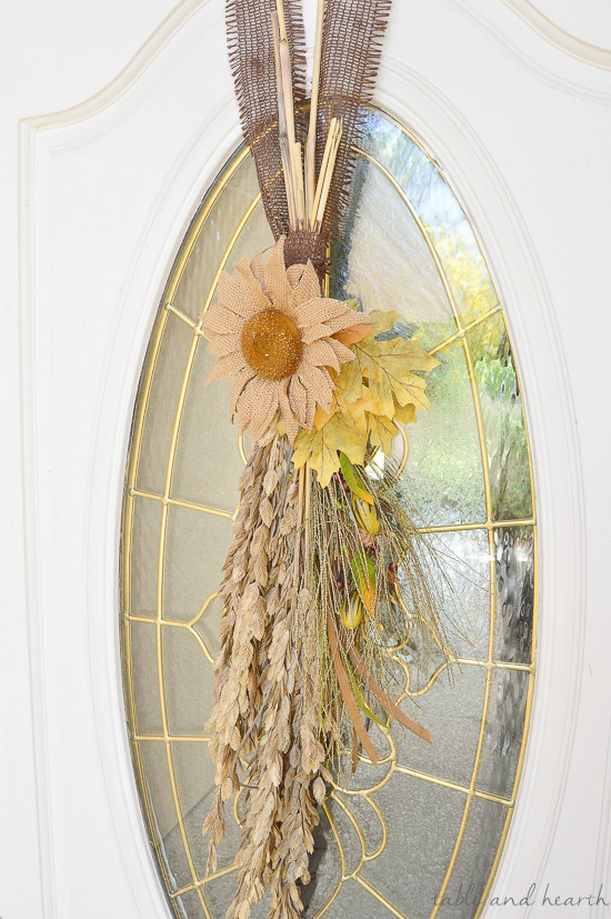 Love this rustic fall door swag with burlap and beautiful coastal grasses! 