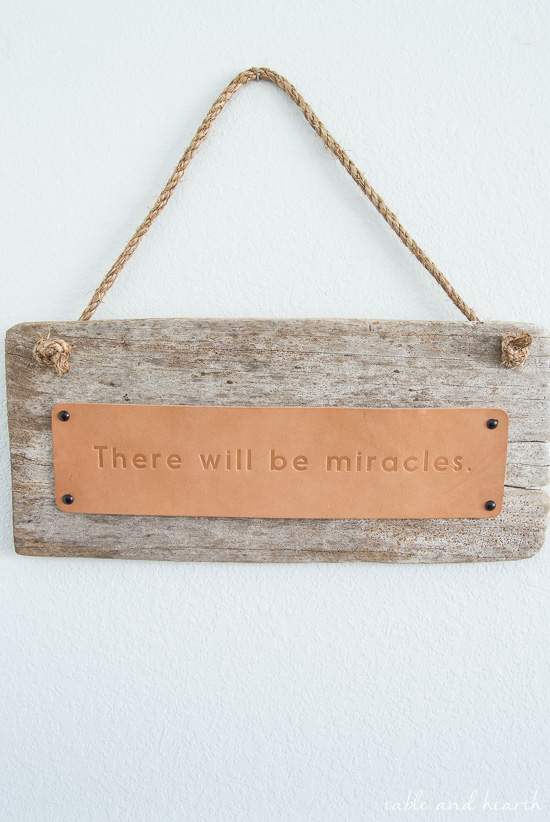 Love this easy rustic hanging driftwood sign with leather!! 